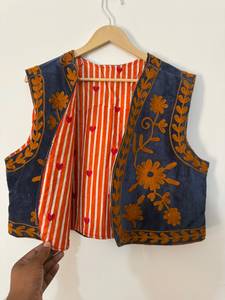 Wholesale <b>Velvet</b> Suzani Embroidery Lightweight Short Floral Cotton Vest <b>Coat</b> for <b>Women</b> Handmade Boho Ethnic Pullover Jacket - Product Image 2