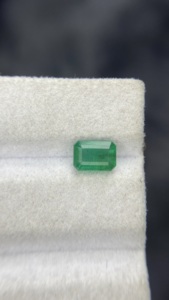 Esmeralda Zambiana Natural Certificada de 7x5 MM, Corte Octogonal, con Buen Brillo, Piedra Preciosa Suelta para Joyería, 1.18 Quilates - Product Image 5