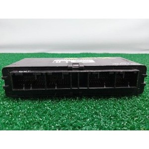 300 ECU y Módulos de Computación Usados 8954033301 - Product Image 3