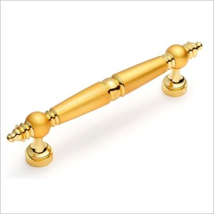 Tirador Clásico de Metal Dorado para Mueble, Diseño Sólido, Resistente al Óxido, Instalación por Perforación - Product Image 3