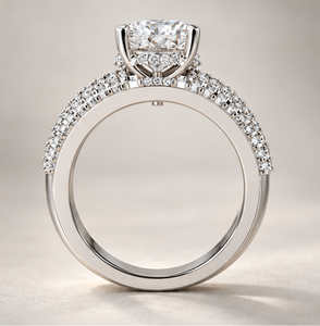 Anillo de Diamante Solitario de 1.50 Ct |   Anillo de Diamantes con Pavé Ancho y Diamantes Laterales |   Anillo de Compromiso de Oro de Lujo |   Certificado por IGI |   OEM/ODM - Product Image 3