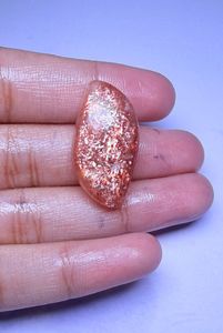 Pierre précieuse naturelle en cabochon de pierre de soleil orange, avec éclat doré et jeu de couleurs, pour bagues, pendentifs et conception de bijoux haut de gamme - Product Image 2