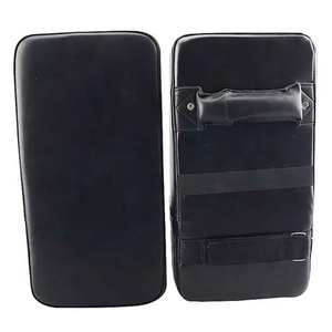 Protector de Patadas Ajustable de Cuero PU Suave para Entrenamiento de Boxeo y Artes Marciales, Ecológico, Transpirable y Duradero - Product Image 2