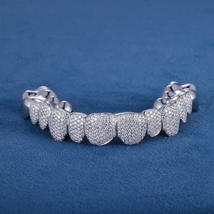 Grillz de Hip Hop Plateados con Circonita Cúbica de Corte Esmeralda en Canal, Joyería Unisex para Fiestas - Product Image 3