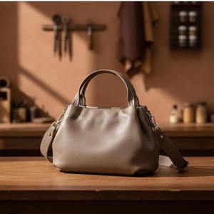 Indian Supplier Designer Women Leather Handbag Fashion <b>Shoulder</b> <b>Bag</b> with <b>Large</b> Capacity for Travel Use for Worldwide Supply - Product Image 1