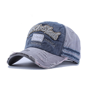 Gorra de béisbol a la moda con una corona clásica y correa ajustable para un ajuste perfecto con un toque moderno. - Product Image 6