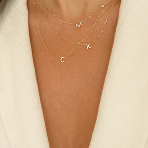 Collar en Capas de Moda para Mujer Más Vendido en AliExpress, Colgante de Letra con Incrustaciones de Circonio en Cobre, Cadena de Hueso de Serpiente de Doble Capa - Product Image 2