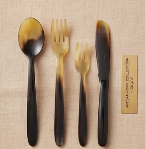 Ensemble unique de 4 couverts à tête de corne cuillère fourchette couteau couverts faits à la main pour ustensiles de cuisine vaisselle de table avec manche noir uni - Product Image 1