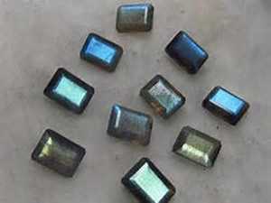 พลอยลาบราดอไรต์สีน้ำเงินทรงแปดเหลี่ยมคุณภาพสูง ขัดเงา เจียระไนอย่างประณีต ราคาขายส่ง เหมาะสำหรับทำเครื่องประดับและแหวน ของขวัญ - Product Image 1