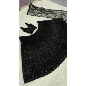 Tenue de soirée traditionnelle chinoise de créateur Lehenga Choli avec une belle Dupatta - Product Image 3