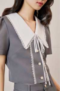 Ensemble coordonné gris ciel doux pour femme - Style féminin moderne et élégant, classique rétro - KS80 - Product Image 2
