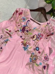ชุดสัลวาร์ผ้าฝ้ายปักลายสีชมพูสำหรับผู้หญิง ทรงหลวมแบบดั้งเดิม ความยาวคลุมเท้า สไตล์อินเดีย ปากีสถาน ชุดพื้นเมือง - Product Image 6