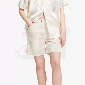 Shorts de Mezclilla de Cintura Media para Mujer, Color Sólido, Casuales, Transpirables, Corte Regular, con Detalle de Botones - Product Image 3