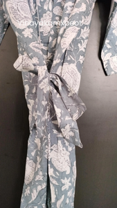 Kimono de Algodón Índigo con Estampado Floral Hecho a Mano, Elegante Kaftán Largo con Estampado Flocado, Prenda Casual de Verano para Mujer, Versátil y Sostenible - Product Image 3