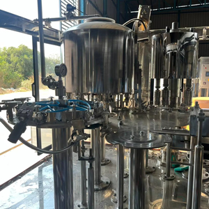 Máquina llenadora de agua mineral de 40 BPM - Product Image 1