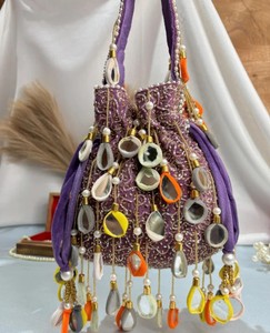 กระเป๋าปอทลีงานแฮนด์เมดสำหรับผู้หญิง งานแต่งงาน งานเลี้ยง กระเป๋าแบบมีเชือกผูก ขายส่งจากอินเดีย - Product Image 2