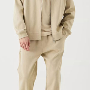 Survêtement pour homme en coton 100% écologique vert olive, avec capuche et pantalon, bandes latérales blanches, coupe-vent, respirant, streetwear pour un confort optimal - Product Image 4