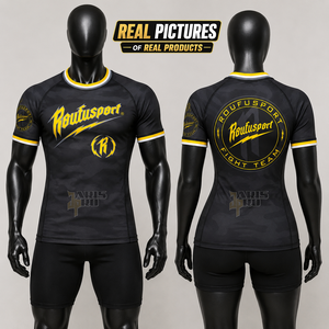 เสื้อรัดรูปสำหรับทีมบราซิลเลียนยิวยิตสูแบบไม่ใช้ผ้าปูเสื่อ (No Gi) สำหรับการฝึกซ้อมและการแข่งขัน  ลายพิมพ์แบบ Heat-Transfer เป็นมิตรต่อสิ่งแวดล้อม  กระชับพอดีตัว ระบายอากาศด้านข้างได้ดี - Product Image 1