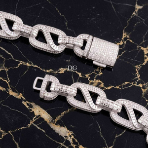 Collier chaîne à maillons en diamant Moissanite VVS S925, bijoux pour hommes, disponible à la vente - Product Image 3