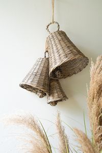 Campana de vaca de ratán rústica moderna, pieza decorativa hecha a mano para sala de estar, dormitorio, patio y espacios rurales. - Product Image 5