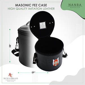 Estuche para Gorra Masónica Gruto Fez con Bordado a Máquina Blanco, Cierre de Cremallera y Correa, Imitación de Cuero, Ligero y Cómodo - Product Image 4