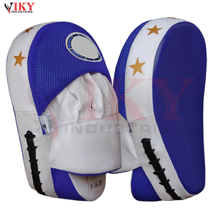 Nouvel Arrivage – Protège-Mains de Sparring Entièrement Personnalisables, Légers, OEM/ODM, Bleus et Blancs, Couverture Complète des Doigts pour le Kickboxing - Product Image 1