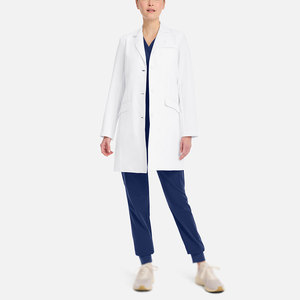 Bata de laboratorio de tela resistente con diseño de bolsillo frontal, mangas largas y cierre de botones para el trabajo diario del personal. - Product Image 1