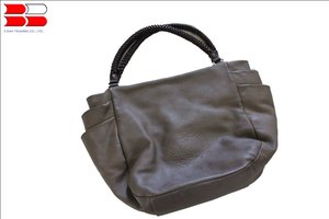 Ropa, Zapatos y Bolsos de Segunda Mano Usados, Marca 3DAH/3D1, para Hombre y Mujer, 4 Estaciones - Product Image 3