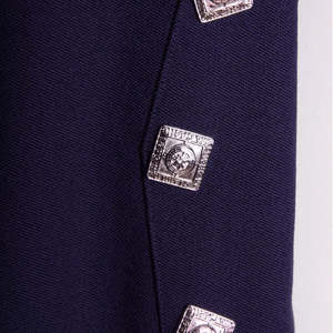 เสื้อแจ็คเก็ตปรินซ์ชาร์ลีคุณภาพสูงสำหรับผู้ชาย สีสันตามสั่ง ราคาแข่งขัน โลโก้ด้านหน้า ฤดูใบไม้ผลิ MOQ ต่ำ ผลิตจากผ้าขนสัตว์ - Product Image 6