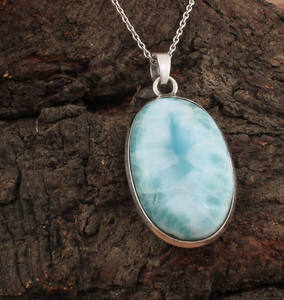 สร้อยคอเงินแท้ 925 ชุบแพลตตินั่ม ประดับด้วยลาริมาร์ธรรมชาติ ดีไซน์วินเทจ แท้จากสาธารณรัฐโดมินิกัน เหมาะสำหรับทั้งชายและหญิง - Product Image 2