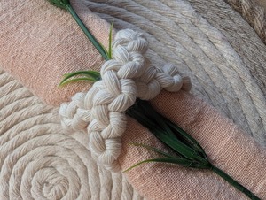 Anneau de serviette en macramé simple, fait à la main en corde de coton, parfait pour la décoration de table à manger, accessoire élégant pour la maison et la cuisine - Product Image 4