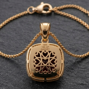 สร้อยคอพลอยโกเมนสีแดงทรงคุชชั่น 10 มม. เงินแท้ 925 ชุบทอง 18K จี้ห้อยคอสำหรับใส่ทุกวัน ของขวัญสำหรับเธอ - Product Image 2