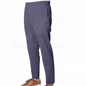 Pantalones Deportivos Ligeros para Hombre con Tela Elástica Transpirable y Diseño Deportivo Moderno - Product Image 3