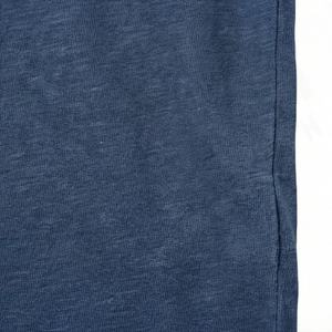 เสื้อยืดคอกลมแขนสั้นทรงปกติสำหรับผู้หญิง คุณภาพสูง ผลิตจากโพลีเอสเตอร์อัดแน่น เป็นมิตรกับสิ่งแวดล้อม  รับออกแบบโลโก้สีตามสั่ง - Product Image 5