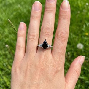 Bague ajustable en argent sterling 925 plaqué or avec diamant de laboratoire taille brillant, bijou de créateur élégant pour occasions spéciales - Product Image 3