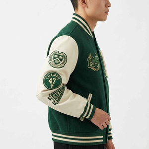 Veste universitaire pour homme en laine épaisse avec manches en cuir et patch en chenille, couleur vert et blanc, marque privée - Product Image 6