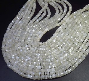 Cuentas de piedra lunar blanca Heishi facetadas de 5.5 mm con forma de rueda y perforación central, tira de 16 pulgadas, cuentas espaciadoras de piedra lunar natural con forma de neumático - Product Image 4