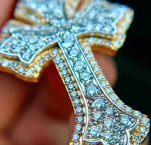 จี้กางเขนแบบ Iced Out ชุบทองประดับเพชรโมอิสซาไนต์ สไตล์ฮิปฮอป สร้อยคอจี้กางเขนแบบศาสนาคริสต์ ประดับเพชรระยิบระยับ สไตล์แร็ปเปอร์ เครื่องประดับคริสเตียน - Product Image 3