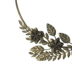 Couronne murale moderne en laiton antique, faite à la main, avec fleurs et feuilles botaniques en métal, taille personnalisable, installation facile, décoration murale - Product Image 2