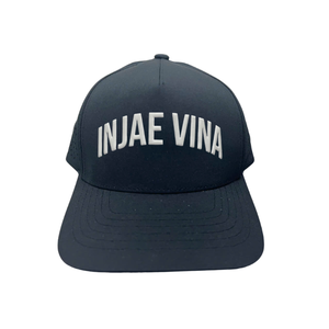 Gorra de Golf Estructurada de 5 Paneles, Personalizable con Logotipo Bordado, Diseño Deportivo con Orificios Cortados a Láser, Impermeable, Transpirable, con Cuerda, Estilo Béisbol - Product Image 2