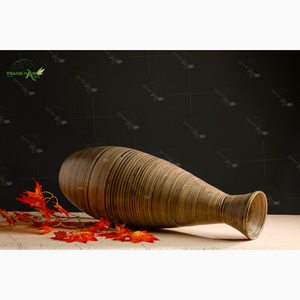Vase en bois de bambou artisanal inspiré de la tradition vietnamienne - Product Image 3