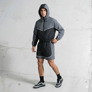 Conjunto corto personalizado para hombre, chaqueta cortavientos de nailon con capucha, ropa urbana transpirable con LOGO personalizado para primavera. - Product Image 3