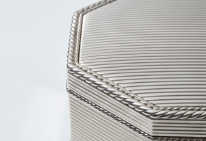 Contenedor Hexagonal Premium de Hojalata Cepillada para Frutos Secos, Caja de Lujo para Almacenamiento de Dátiles con Borde de Cuerda, Organizador de Alimentos - Product Image 3