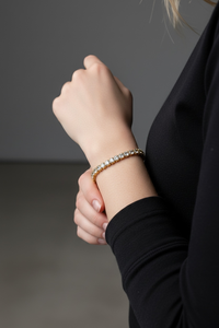 Bracelet chaîne tennis plaqué or avec zircons cubiques carrés étincelants en argent pour femmes et jeunes filles – Bijoux de mode en gros - Product Image 4