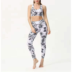 Conjunto de Yoga para Mujer, el Más Vendido, Nuevo Estilo, Material de Nailon y Elastano Transpirable y Duradero, Diseño Sólido para Ropa Deportiva - Product Image 1