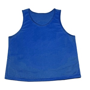 Baberos personalizados, chaleco de entrenamiento de baloncesto y fútbol con logotipo personalizado, Baberos de fútbol Pinnie - Product Image 1