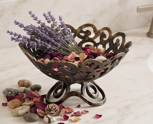 Cuenco Decorativo de Metal Hecho a Mano de Primera Calidad, Diseño Tallado Vintage, Base para Decoración del Hogar, Elegante Centro de Mesa - Product Image 5