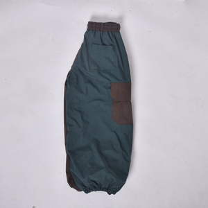 Pantalones de Nieve Cargo para Hombre, Diseño Bicolor Marrón y Verde Oliva, Corte Holgado, con Bolsillos Utilitarios con Cremallera - Product Image 1