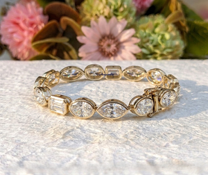 Bracelet tennis vintage Lurba Jewels en or jaune 14 carats massif avec moissanite marquise multi-formes 15 carats et sertissage clos – Cadeau de mariage - Product Image 1