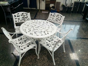 White Cast Metal Outdoor Dining Set Round <b>Table</b> with 4 Chairs Traditional Design Durable Garden Furniture for Patio <b>Balcony</b> - Product Image 3